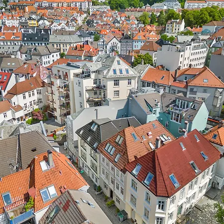 King Bed - Behind Bryggen - Renovated Des 23
