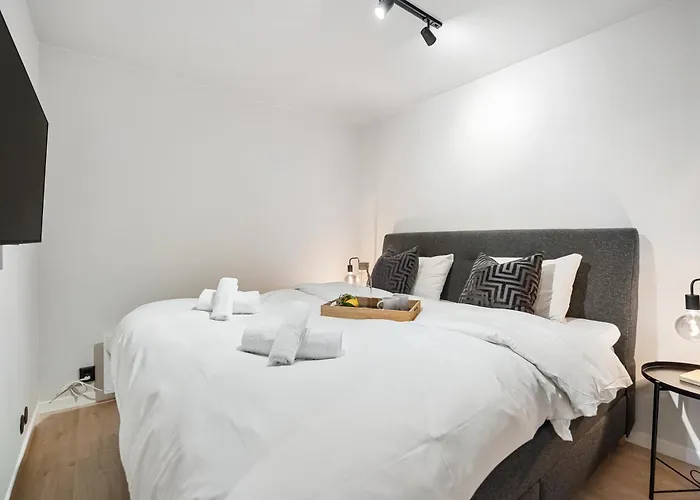 King Bed - Behind Bryggen - Renovated Des 23 Bergen