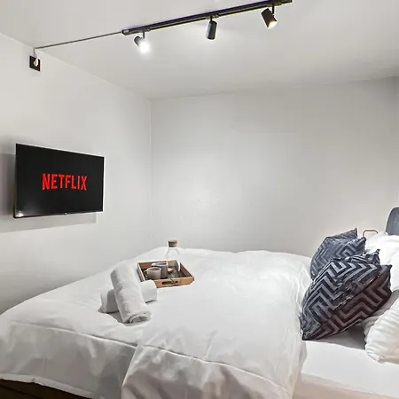 King Bed - Behind Bryggen - Renovated Des 23 Apartment Bergen
